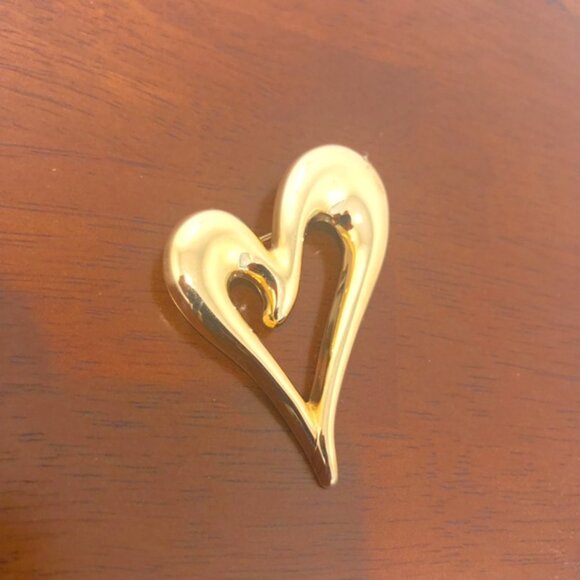 Monet Vintage Gold Tone Oversize Open Heart Pin Brooch - Picture 1 of 8